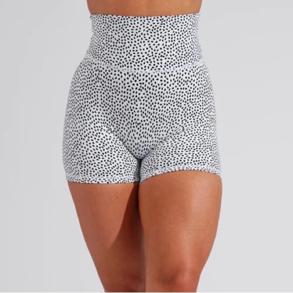 Buffbunny Collection Rebel Short, White Bossy Print, Size XXS🖤